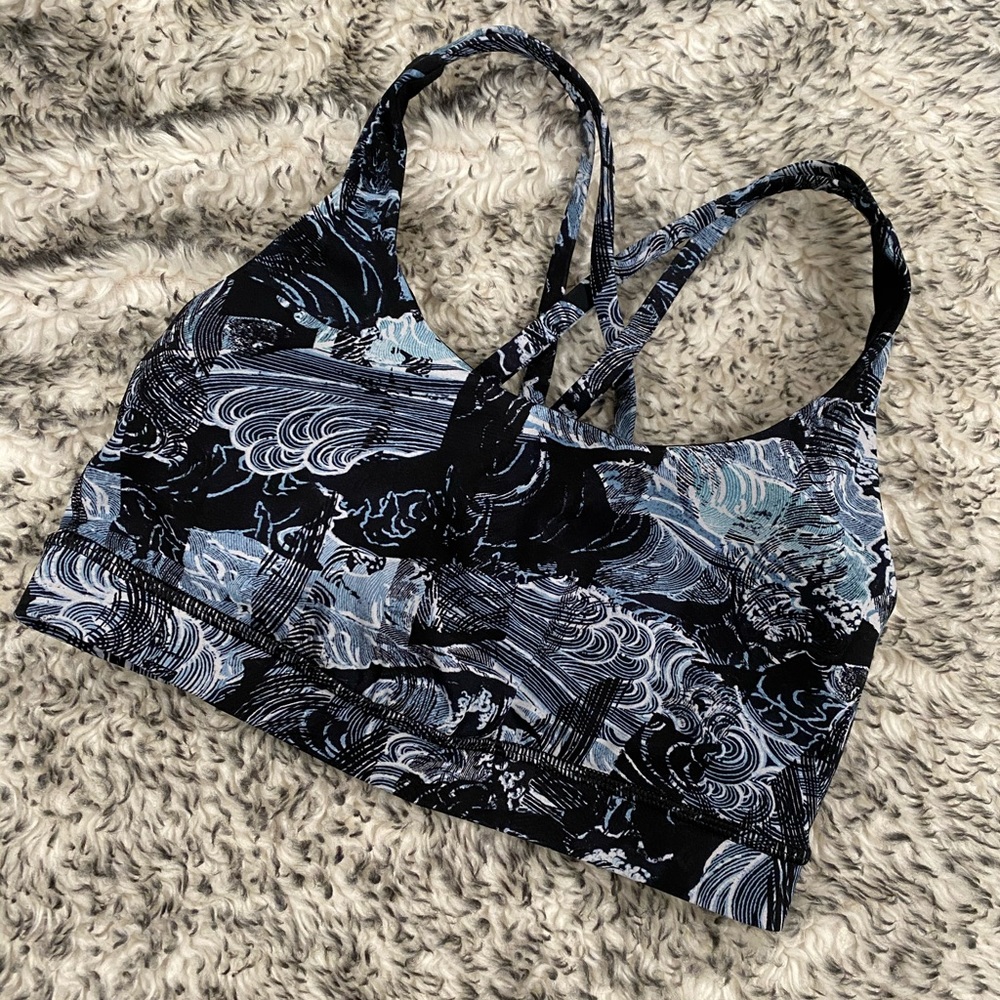 Lululemon Sports Bra (size 6)